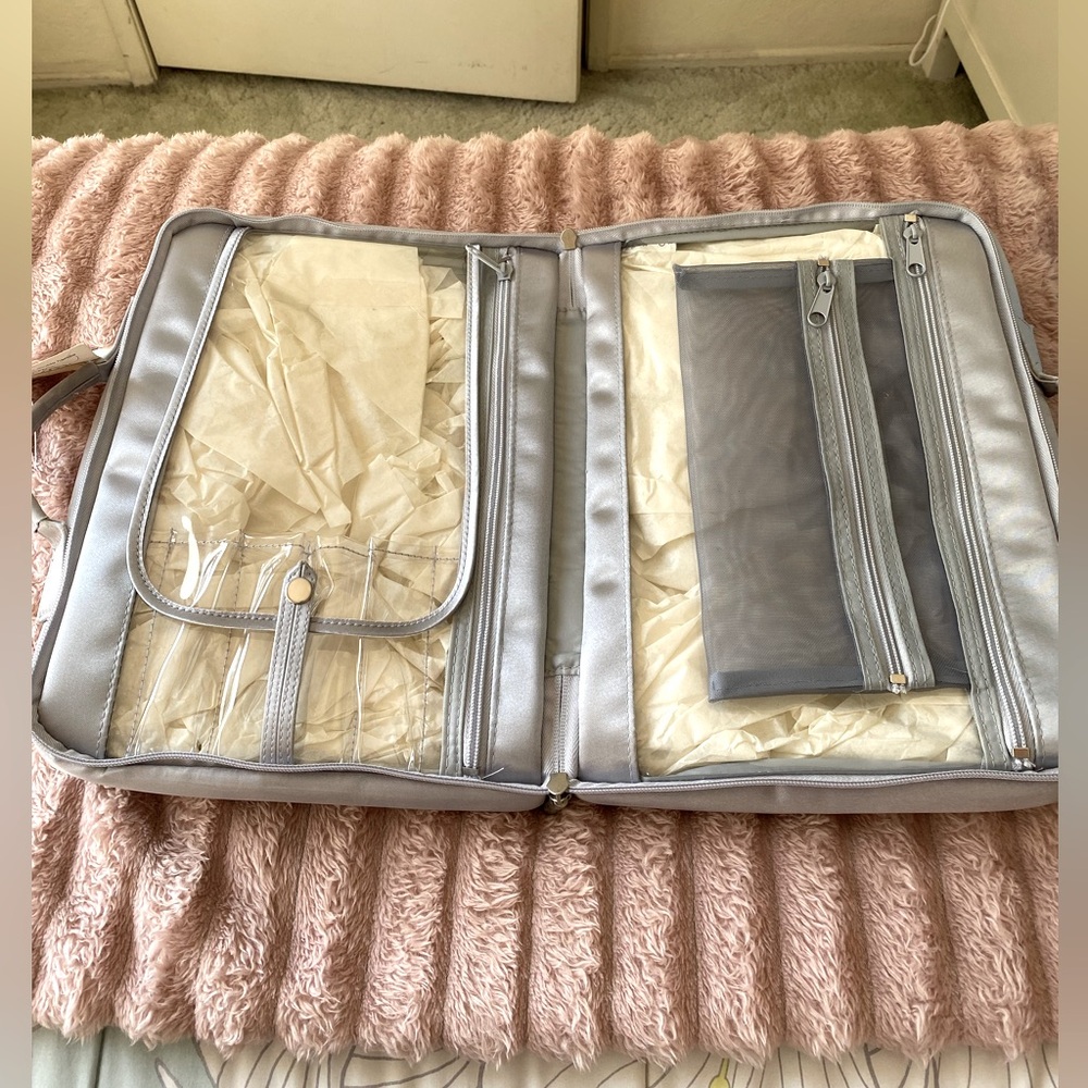 Zip toiletries bag